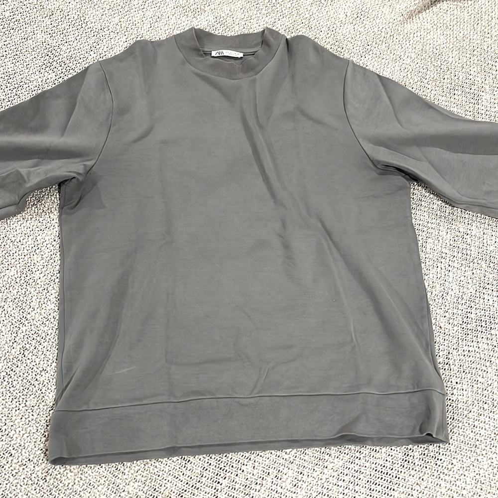 Zara Men's Crewneck Sweater in Gray